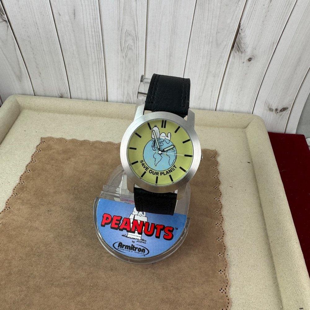 Vintage Extra Large Dial Rare Snoopy Save Our Planet Earth Day 4/24/24 with box - Picture 5 of 5